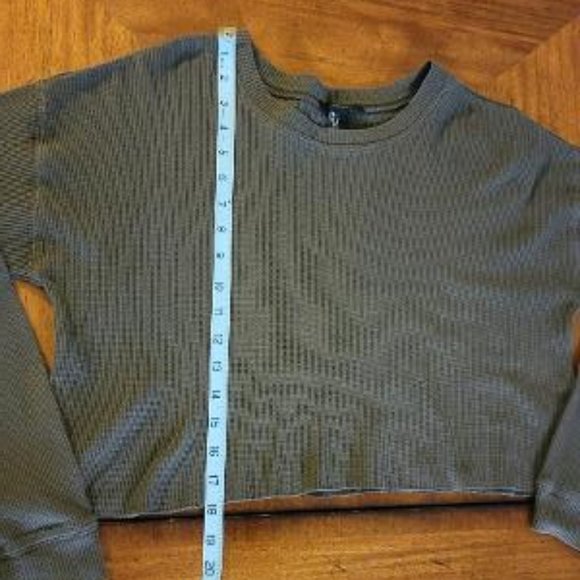 Forever 21 Thermal Crop Top - Picture 7 of 8